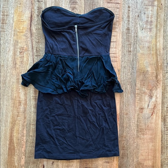 Strapless Bow Peplum Dress - Black - Picture 2 of 2